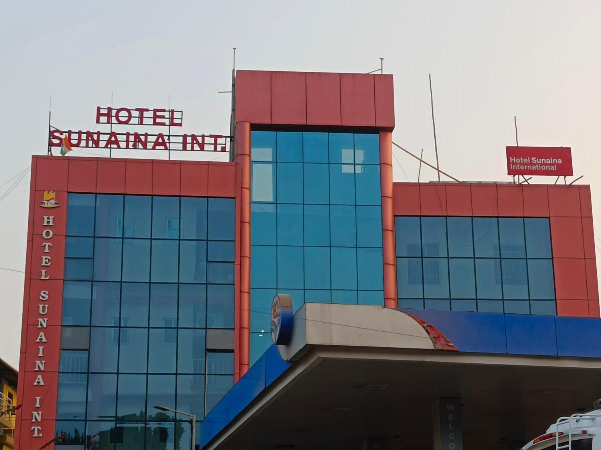 Hotel Sunaina International Гая Екстериор снимка