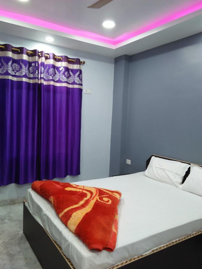 Hotel Sunaina International Гая Екстериор снимка
