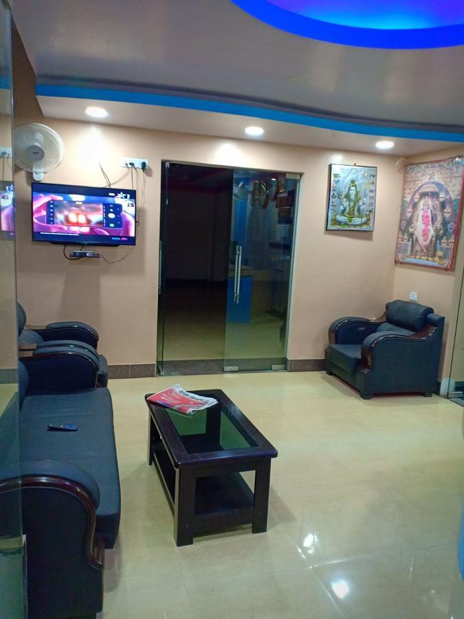 Hotel Sunaina International Гая Екстериор снимка